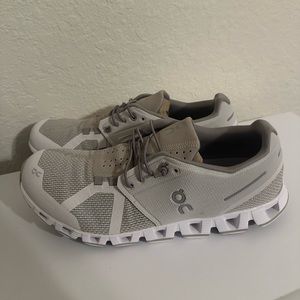 On-Running Cloud Five Women’s Size 11